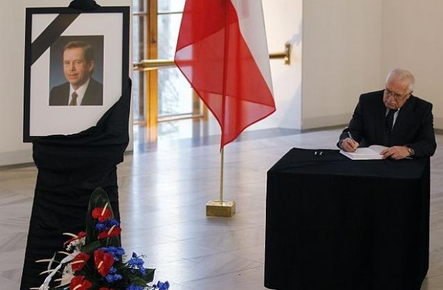 Чешкият парламент почете с минута мълчание паметта на Вацлав Хавел