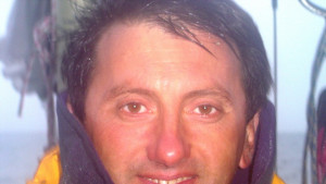 Носителят на Кор Кароли прeплавал 5200 мили сам