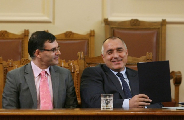 Рейтингът на Борисов расте, одобрението към Дянков намалява