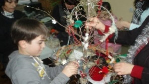 Отваря врати работилница за сурвакници