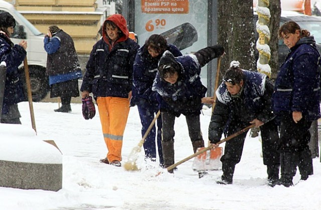 121 снегорина са на терен в София