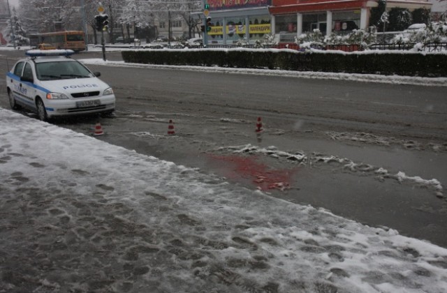 Автобус на градски транспорт мина през крака на пенсионер