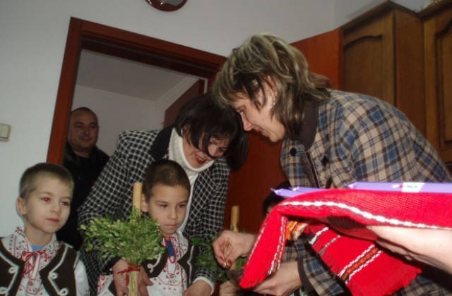 Коледари в Областна администрация - Враца