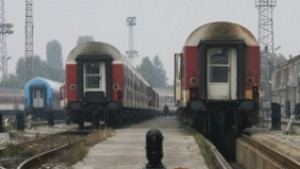 Допълнителни вагони на бързия влак за и от София