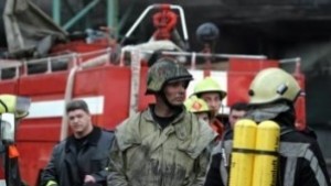 Пламна ел табло спасиха трима