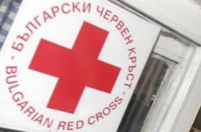 Подаръци от Силви Вартан в Детско отделение в болницата Георги Странски