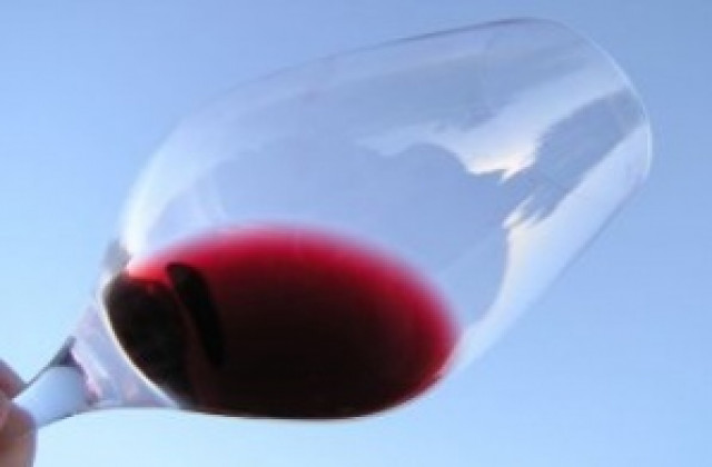 С два тона вино черпи на Нова година община Монтана