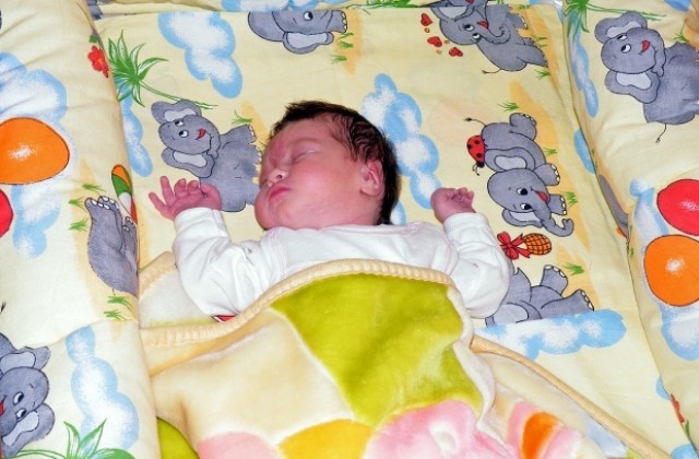 Момиче е първото бебе във Враца