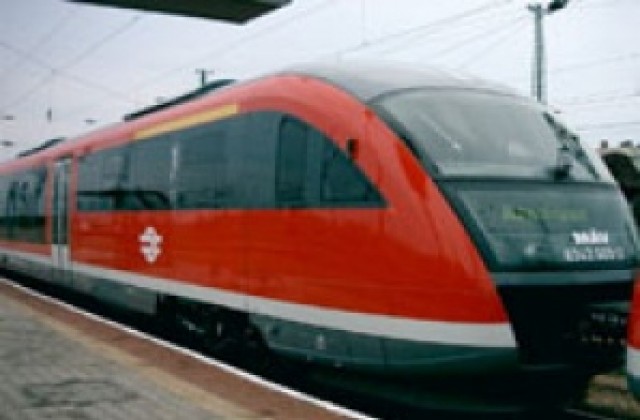 Овладени са закъсненията на влака Добрич-София, гарантират от БДЖ