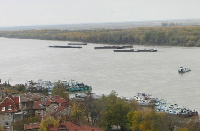 Потънали плавателни съдове пречат на корабоплаването по Дунав