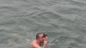 За 11ти път Светлин Иванов спаси Богоявленския кръст в Силистра