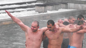 12 мъже скочиха за богоявленския кръст в Търговище