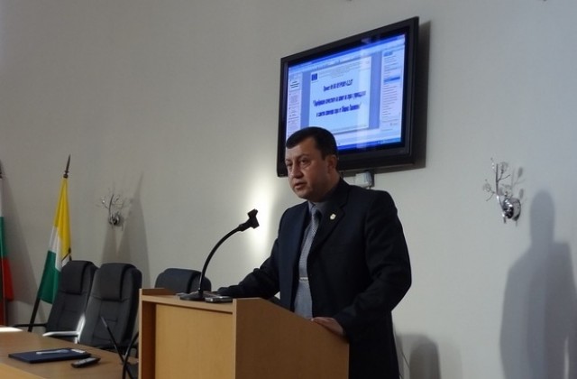 Община Павликени няма да вдига местните данъци, готви съкращения в администрацията