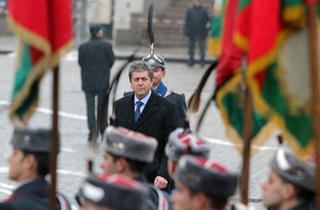 Отслужиха традиционния Богоявленски водосвет на бойните знамена