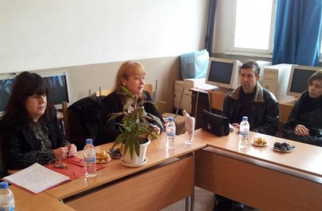 Великотърновско училище ще обучава помощник- възпитатели за детските градини