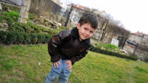 4годишният Богдан се нуждае от помощ