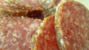 30 кг развалени меса открити в магазин