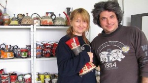 Красива авторска керамика изработва семейство в Шемшево