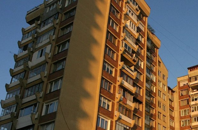 СДС иска балконите да са еднотипно остъклени с европари