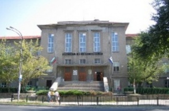 Благотворителен концерт на ученици от Механото, в помощ на болната им директорка