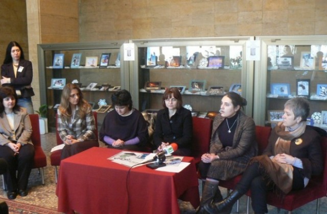 Библиотека и галерия ще показват на децата как се създават книгите