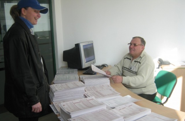 НАП предоставя 40 000 данъчни декларации