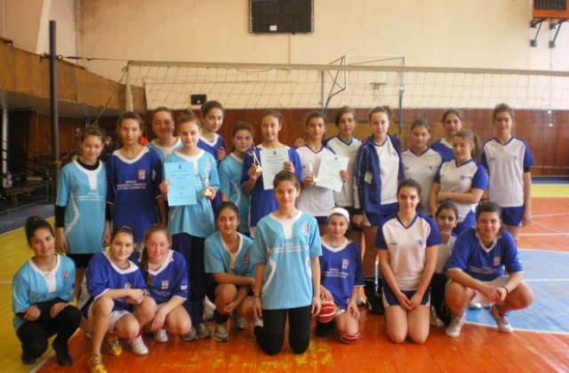 Момичетата на 5- то ОУ спечелиха ученическите игри по волейбол в Кюстендил