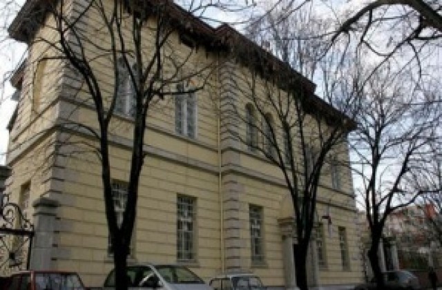 Варненският владика Кирил застроява двора на митрополията