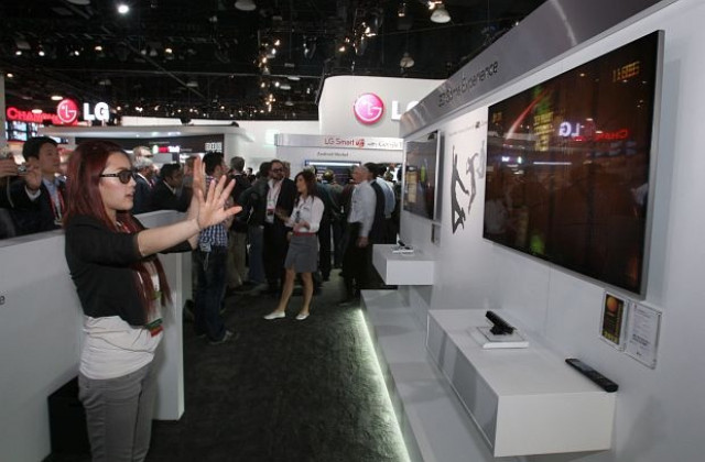 В Лас Вегас показаха телевизор, дебел 4 милиметра