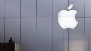 Apple спря продажбите на iPhone 4S в Пекин след размирици