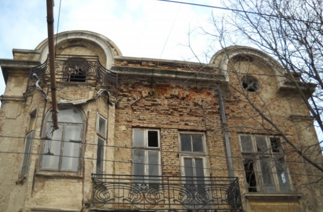 Срутване грози 1/3 от паметниците на културата във Варна