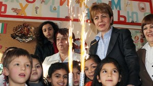 Общо 9000 ромски деца посещават приемни детски градини и училища