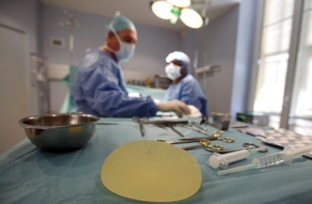 Скандалът с гръдните импланти обхвана и Тунис