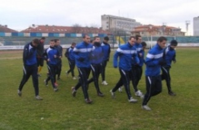 Спартак освободи Динков и Луго