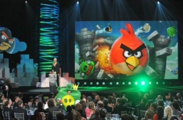 Facebook и Angry Birds са най-сваляните приложения за iPhone