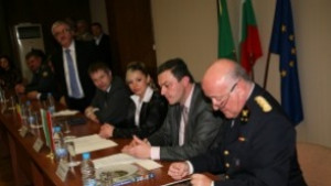 Нпр Марк МихилсенС дарението ще отворим нова глава в отношенията