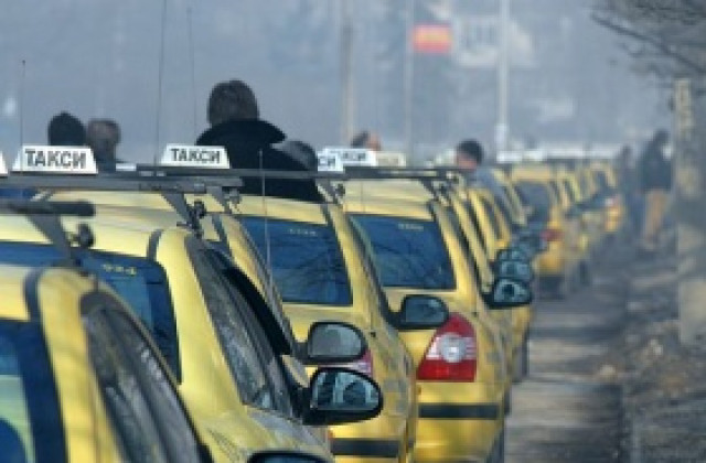 Таксита плашат с февруарска блокада на столицата заради законови текстове