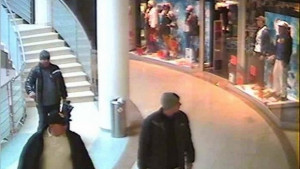 Издирват по видеозапис трима мъже за кражба от магазин