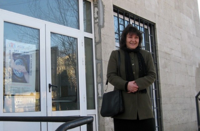 Журналистка съди полицай за изборите