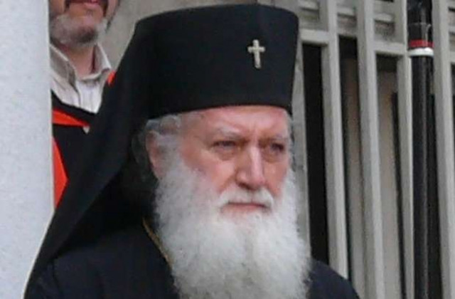 Митрополити от Светия Синод, сред които и Неофит, били сътрудници на ДС