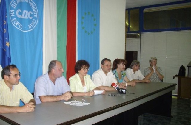 Сините и РЗС ще подкрепят съкращенията в Общината, настояват и за още