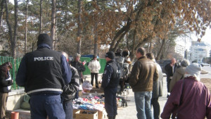 Инспектори от НАП за първи път иззеха стоки от търговци