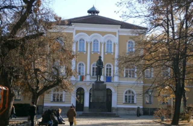 Нова програма ще подпомага за намаляване на ученическите отсъствия