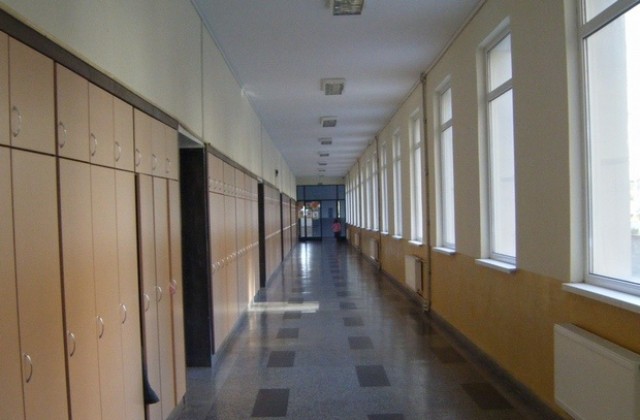 Ученикът, внесъл пистолет в час, имал добро поведение