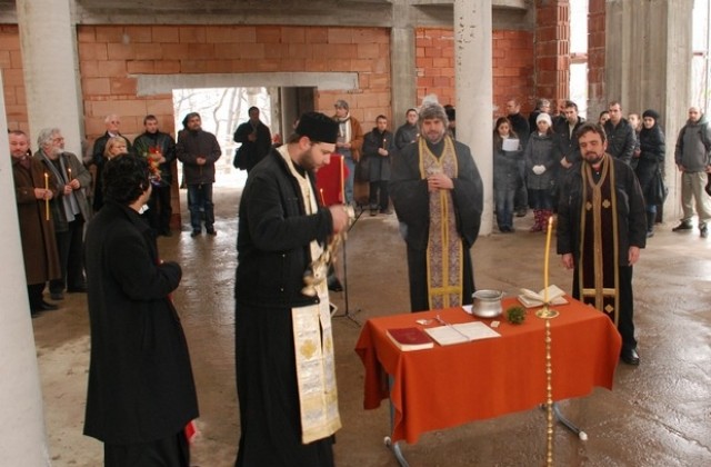 Планират през 2013 г. църквата във ВТУ да стане действаща