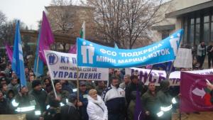 Миньорите поискаха оставки на министъра и ръководството