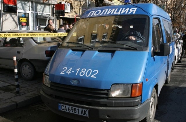 Четирима са задържани за кражба на гориво