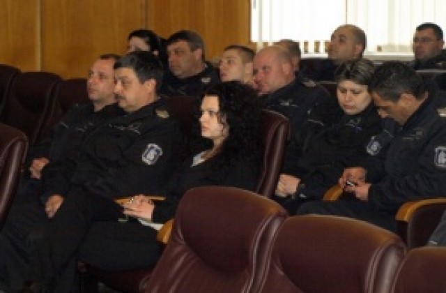 Брониран автомобил и по-добро оборудване искат от ОД „Охрана”