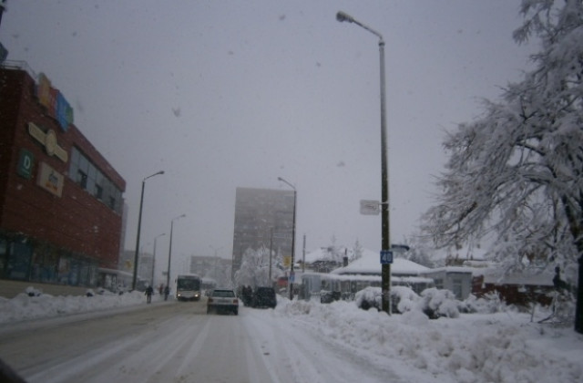 Пътищата проходими, но на места стеснени