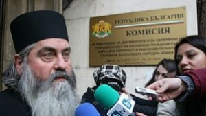 Митрополит Кирил отрече да е служил на ДС